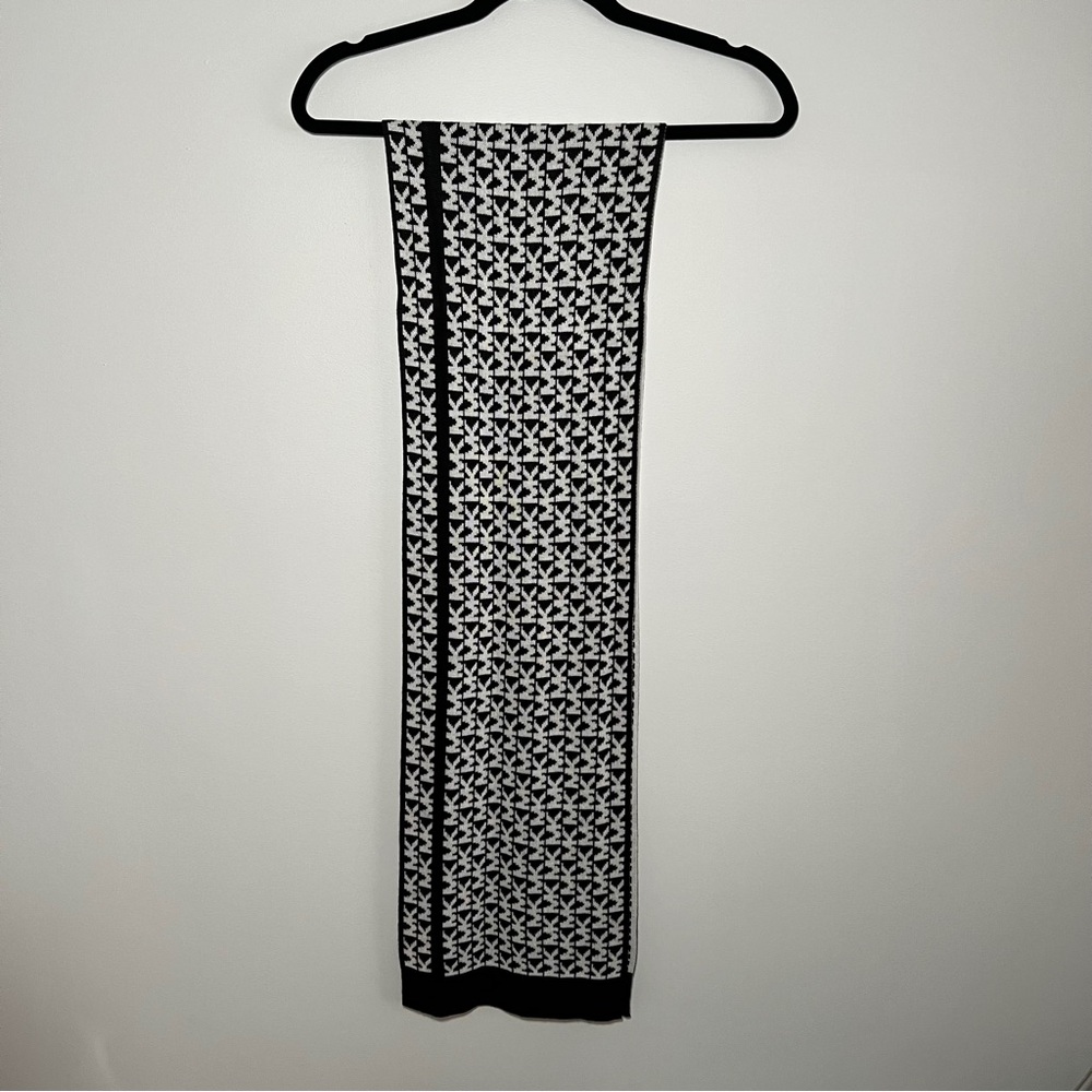Michael Kors Scarf 100% Acrylic